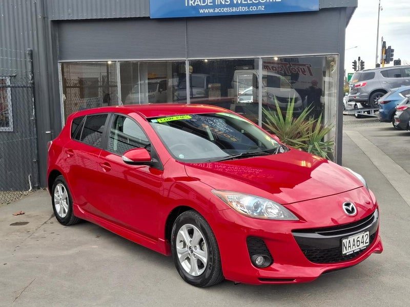 2013 Mazda Axela, main photo