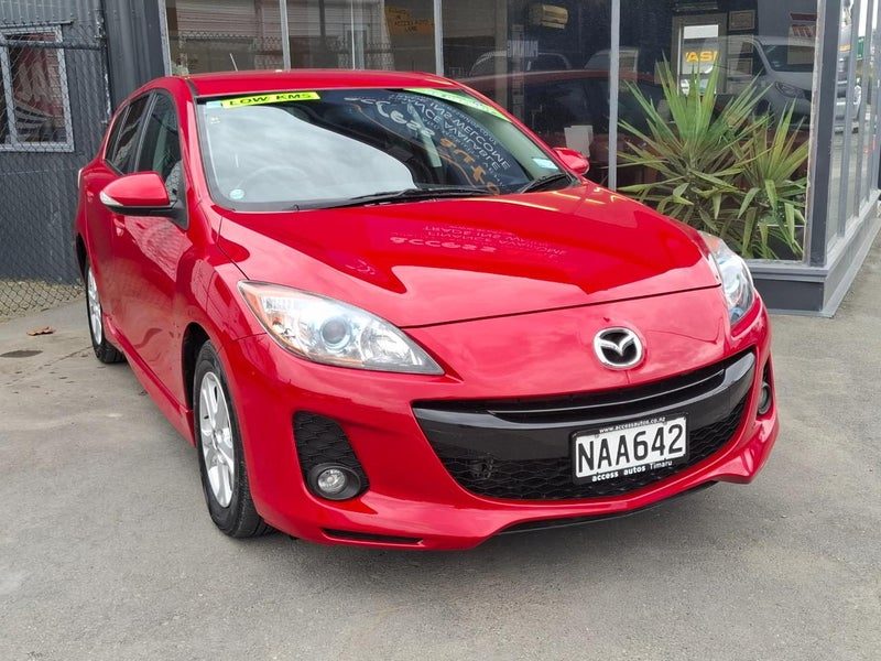 2013 Mazda Axela, photo 3