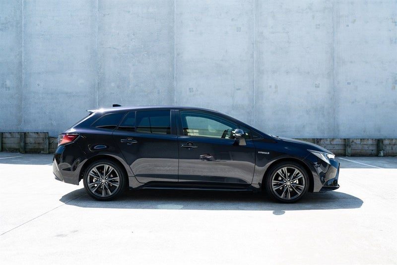 2019 Toyota Corolla TOURING HYBRID WXB GRADE 4