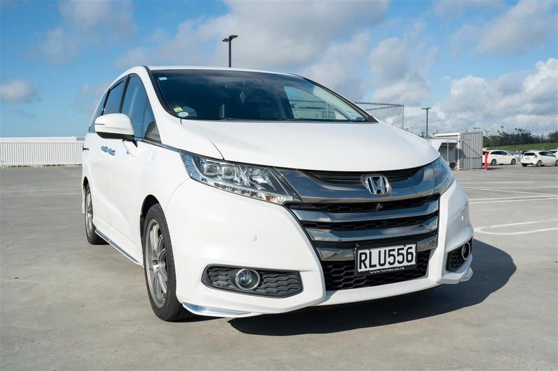 2013 Honda Odyssey Absolute, photo 3