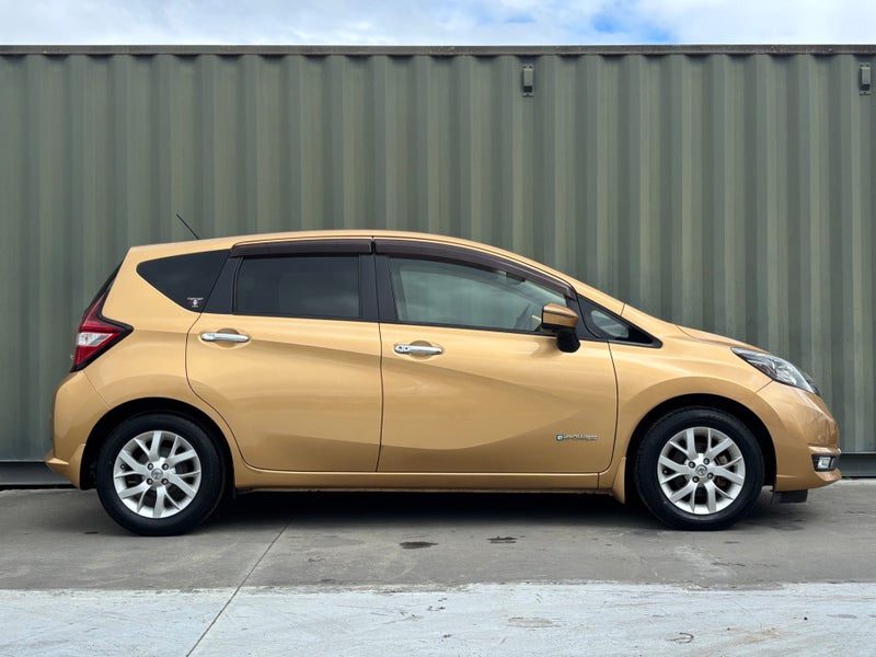 2016 Nissan Note E-Power Medalist Hybrid, photo 3