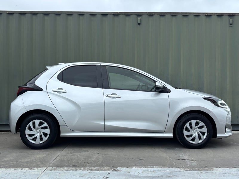 2021 Toyota Yaris Hybrid X, photo 3