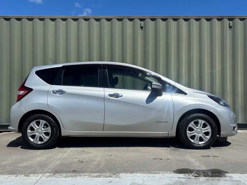 2017 Nissan Note E-Power Hybrid X, photo 3