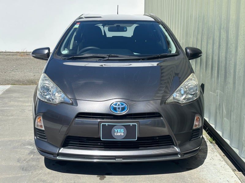 2012 Toyota Aqua S Hybird Push Start, photo 2