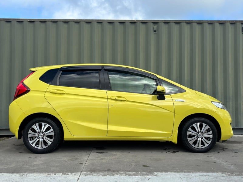 2013 Honda Fit Hybrid F Package, photo 2