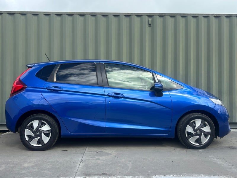 2013 Honda Fit Hybrid F Package, photo 2