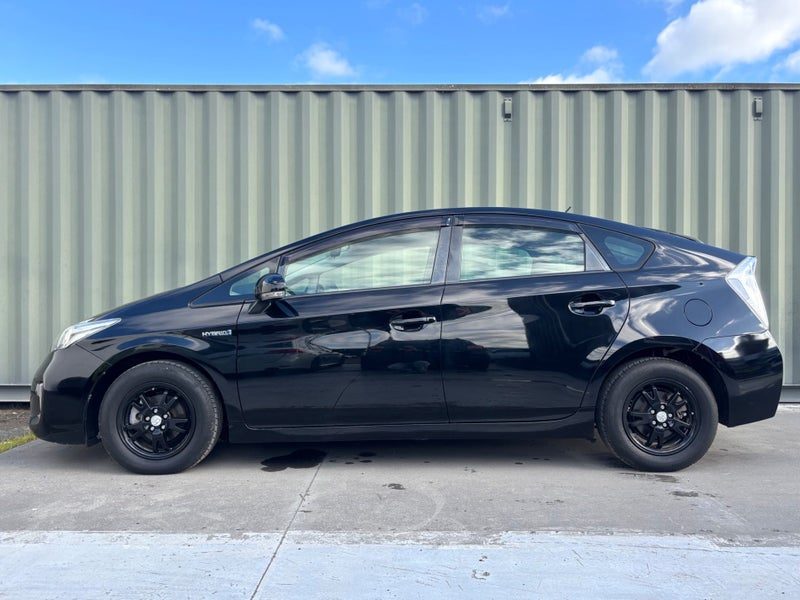 2013 Toyota Prius Hybrid S, photo 2