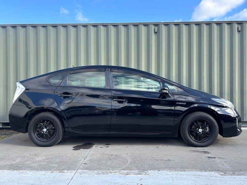 2013 Toyota Prius Hybrid S, photo 3
