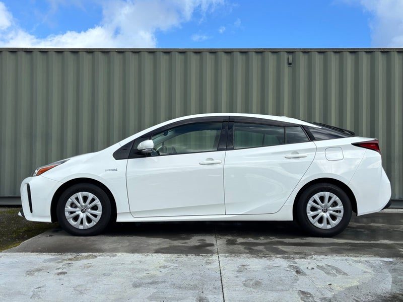 2019 Toyota Prius Hybrid S Safety Sensing Facelift, photo 3