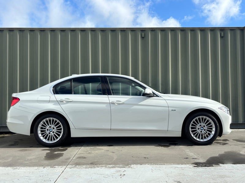 2012 BMW 320i 320i, photo 2