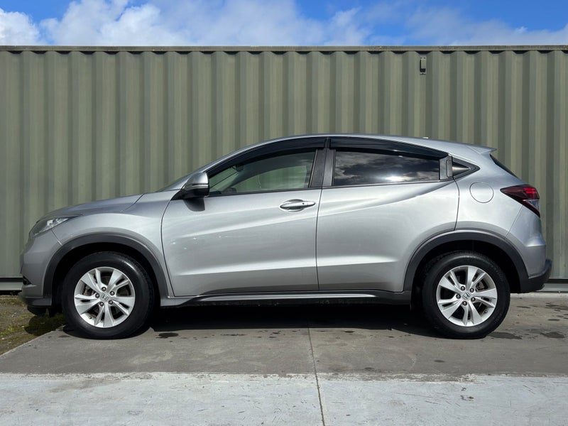 2016 Honda Vezel Hybrid X, photo 3