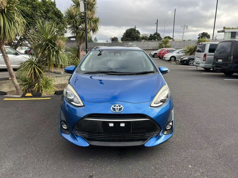 2018 Toyota Aqua Hybrid, photo 2