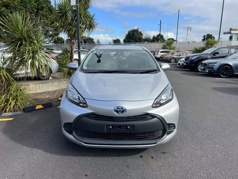 2023 Toyota Aqua Hybrid, photo 2