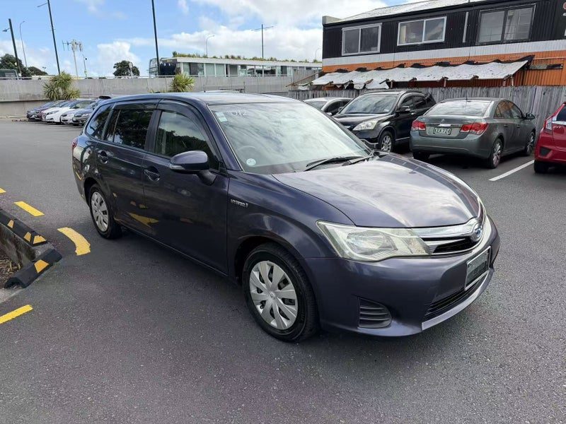 2013 Toyota Corolla Fielder, photo 3