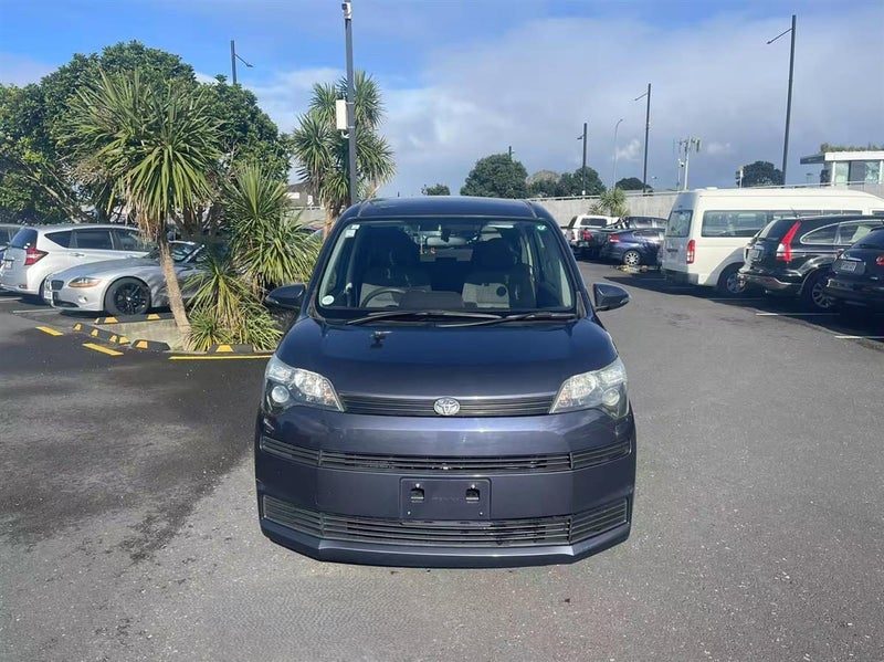2013 Toyota Spade, photo 2