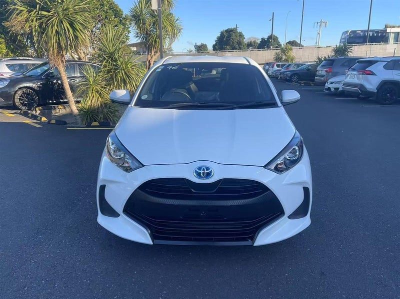 2021 Toyota Yaris Hybrid, photo 2