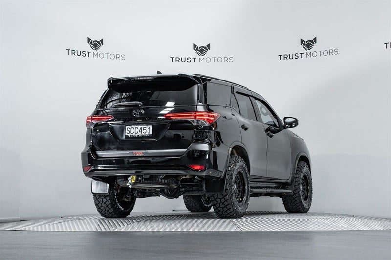 2018 Toyota Fortuner Limited 2.8L Diesel 4WD, photo 3