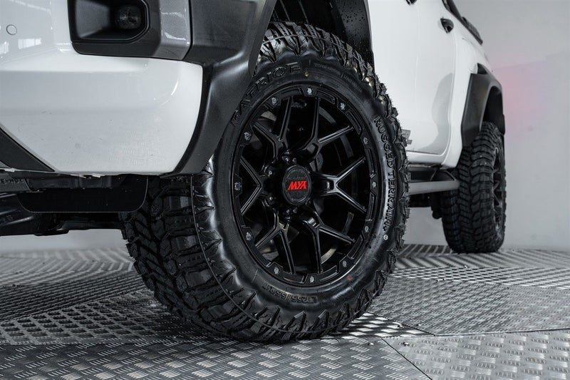 2025 Toyota Hilux SR5 Cruiser 2.8D Hybrid 4WD, photo 2