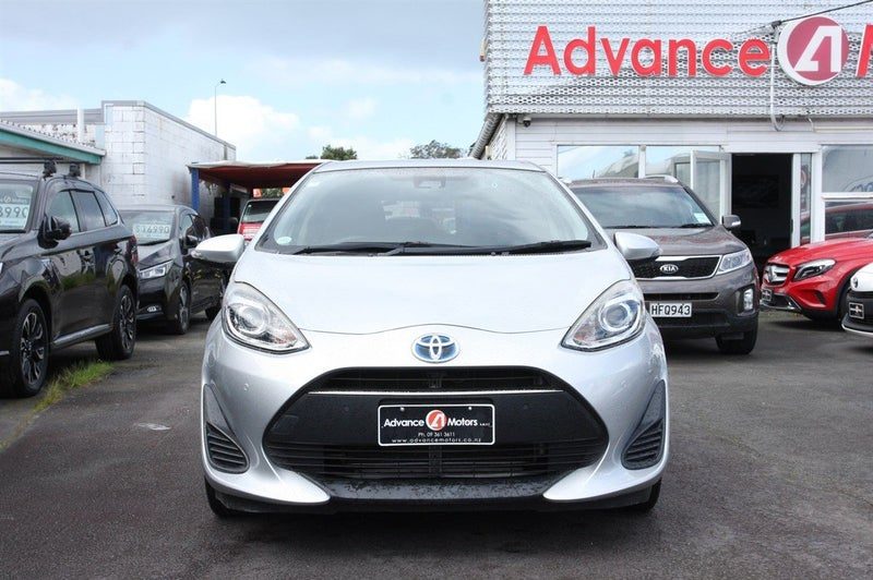 2018 Toyota Aqua S TSS Push Start, photo 2