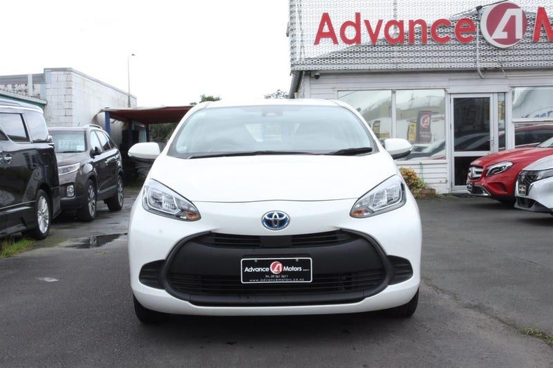 2023 Toyota Aqua New Shape, photo 2