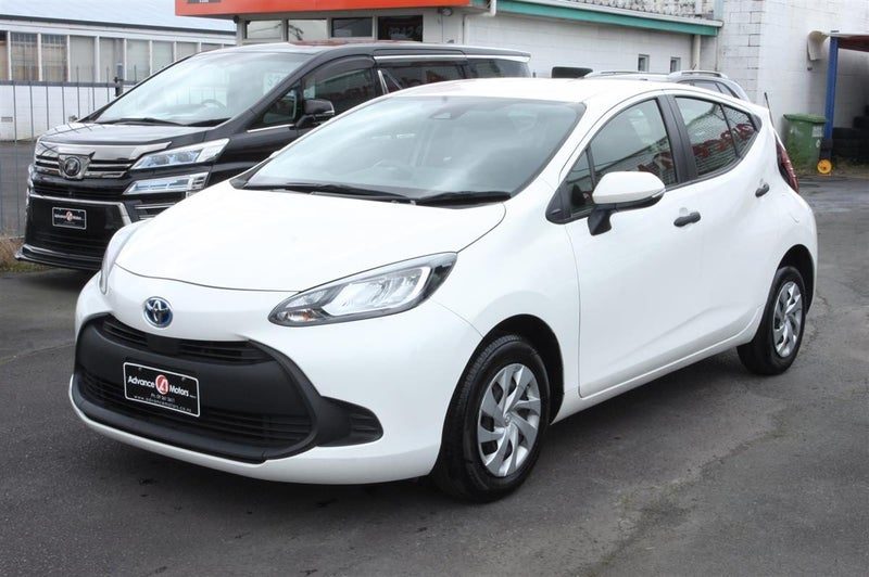 2023 Toyota Aqua New Shape, photo 3