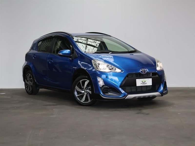 2016 Toyota Aqua X-Urban Solid