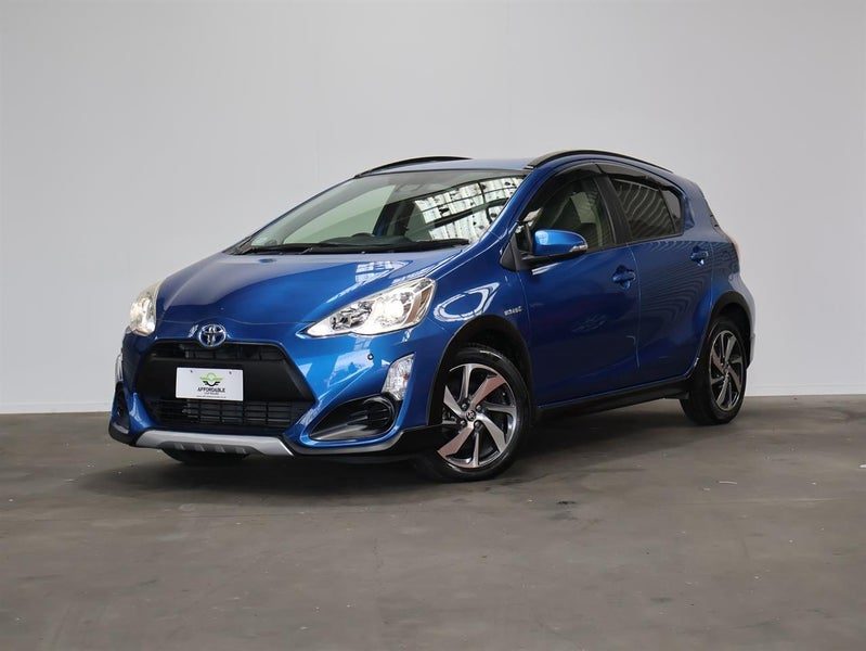 2016 Toyota Aqua X-Urban Solid, photo 3