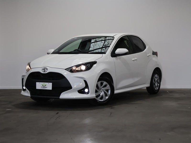 2021 Toyota Yaris X, photo 3