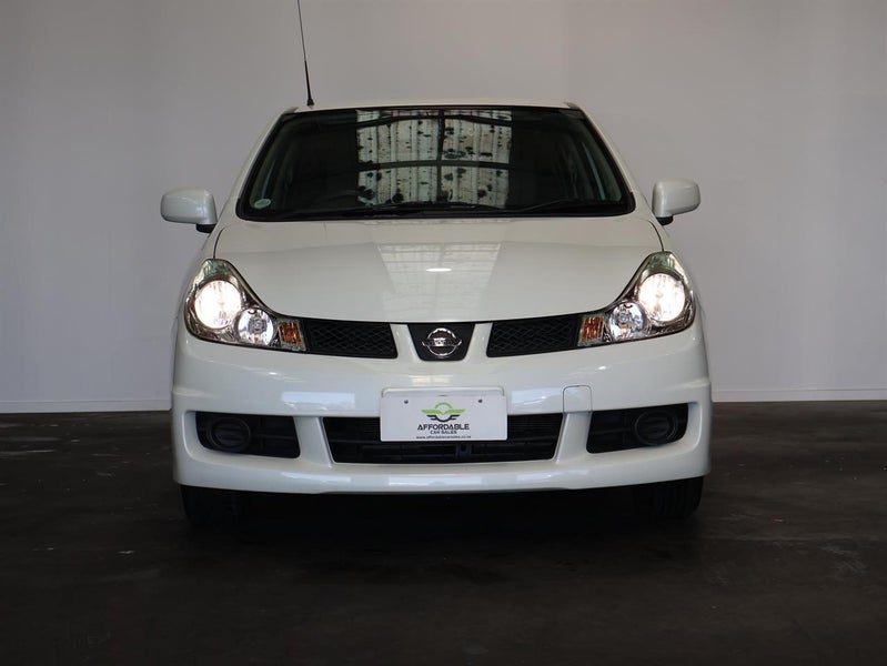2017 Nissan Wingroad 15S, photo 2