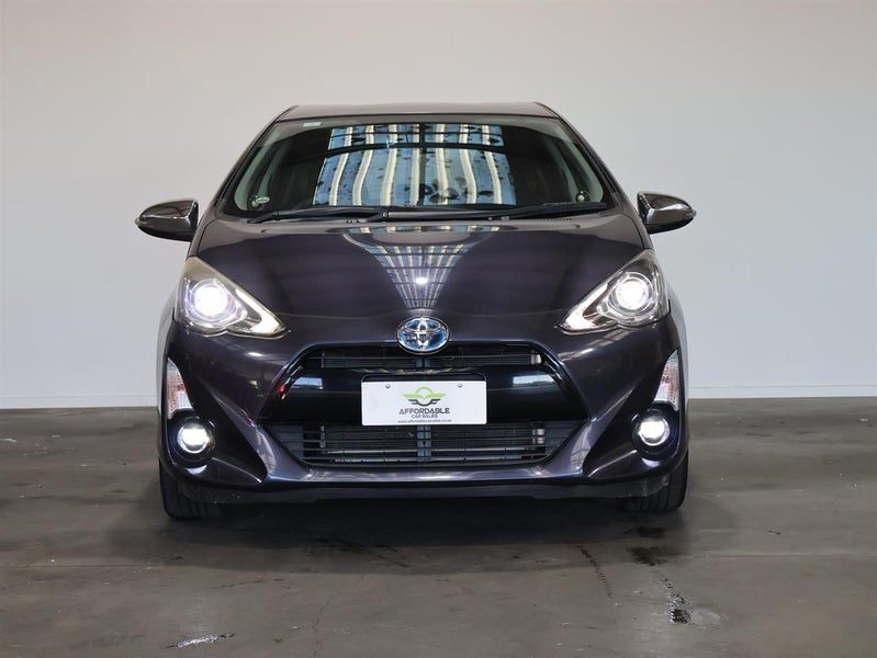 2015 Toyota Aqua G, photo 2