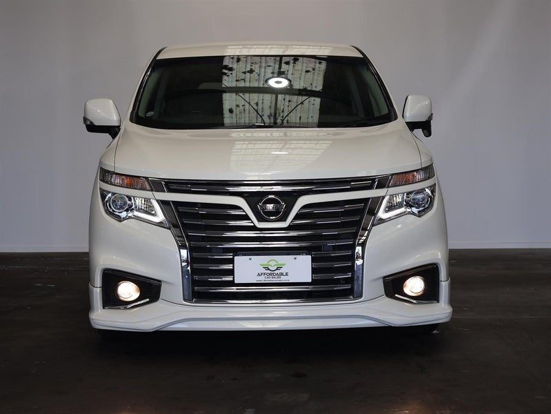2017 Nissan Elgrand 250 Highway Star S, photo 2
