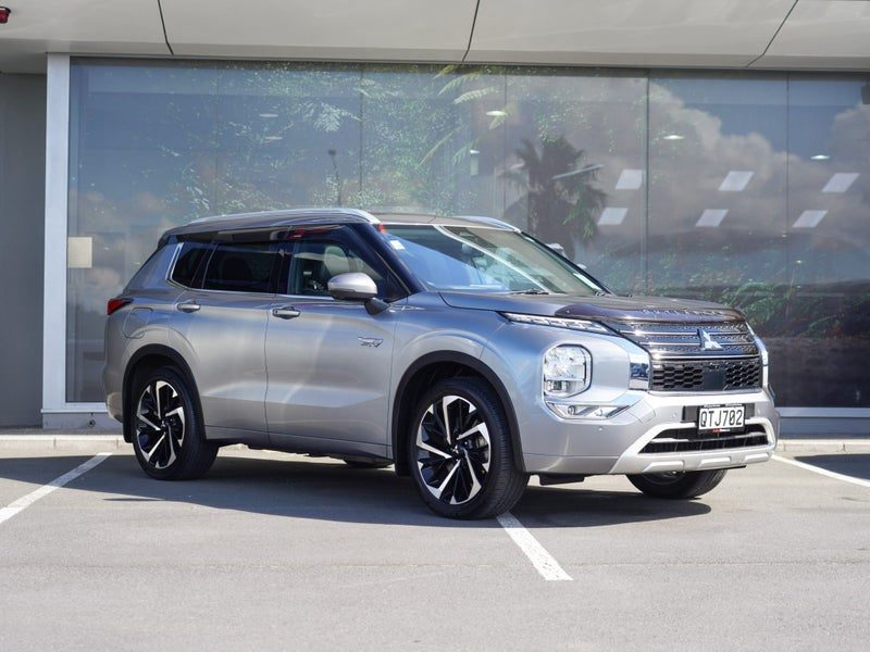 2024 Mitsubishi Outlander VRX 4WD PHEV 7 SEAT SUV