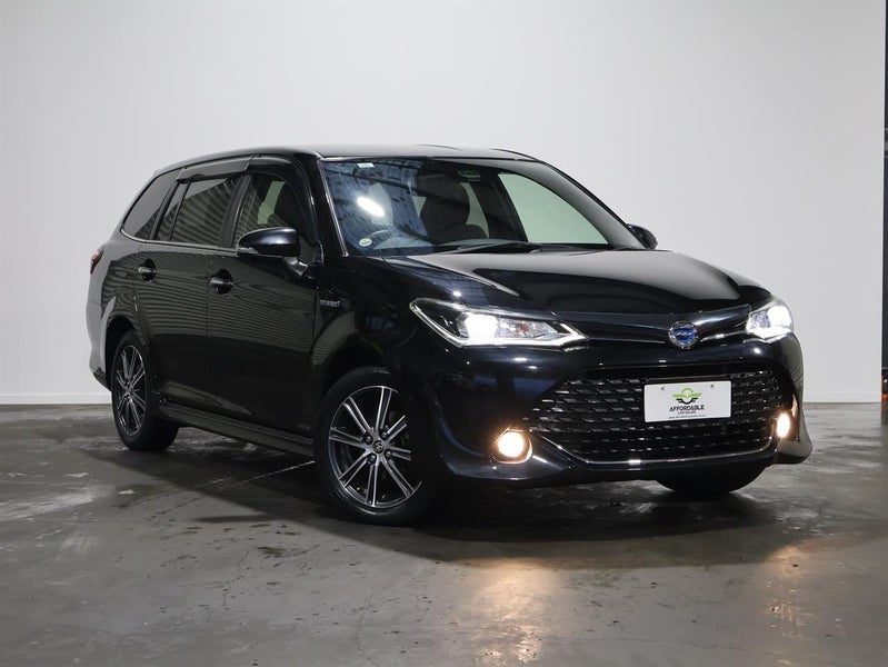 2017 Toyota Corolla Fielder Hybrid G WxB, main photo