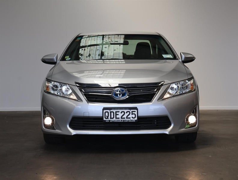 2014 Toyota Camry Hybrid, photo 2