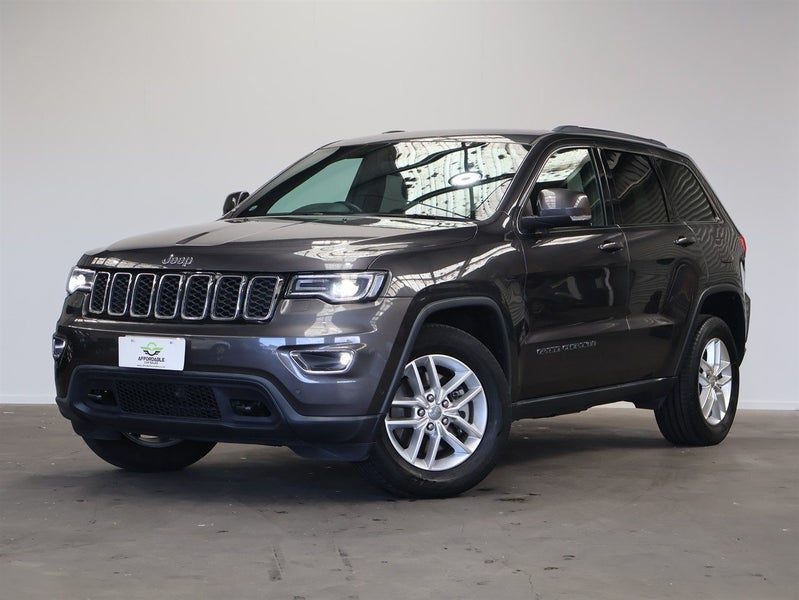 2017 Jeep Grand Cherokee Laredo, photo 3
