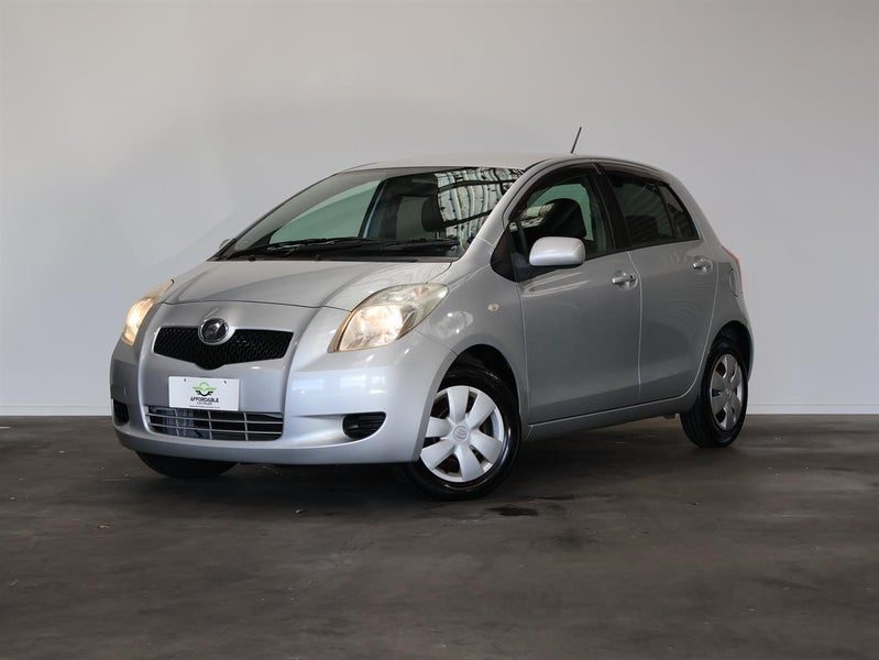 2005 Toyota Vitz F, photo 3