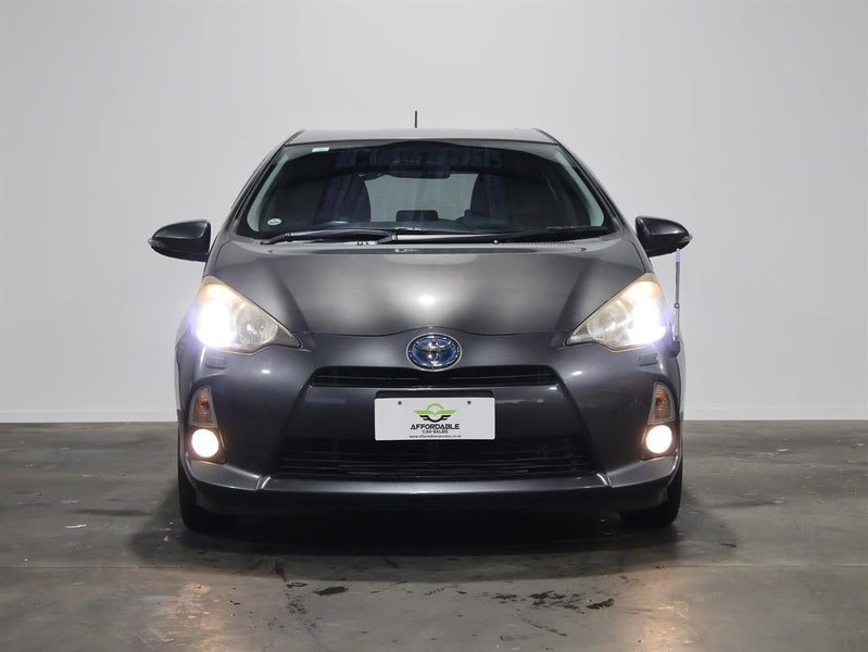 2013 Toyota Aqua G, photo 2
