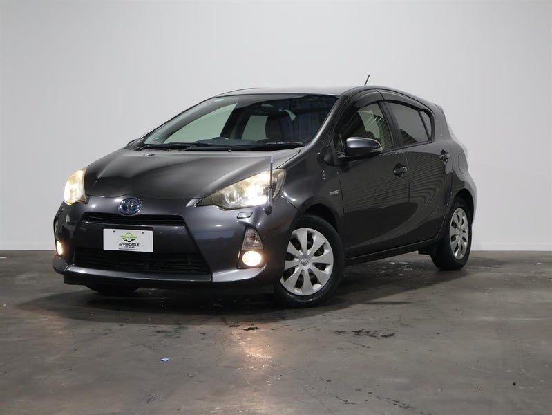 2013 Toyota Aqua G, photo 3