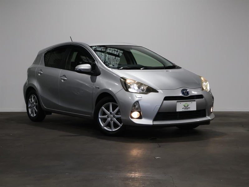 2013 Toyota Aqua G Smart Energy Package, main photo