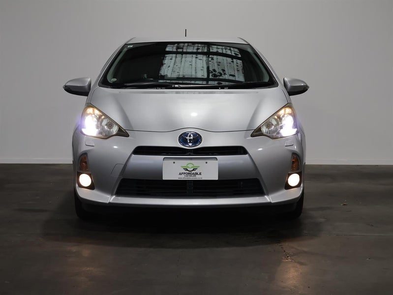 2013 Toyota Aqua G Smart Energy Package, photo 2