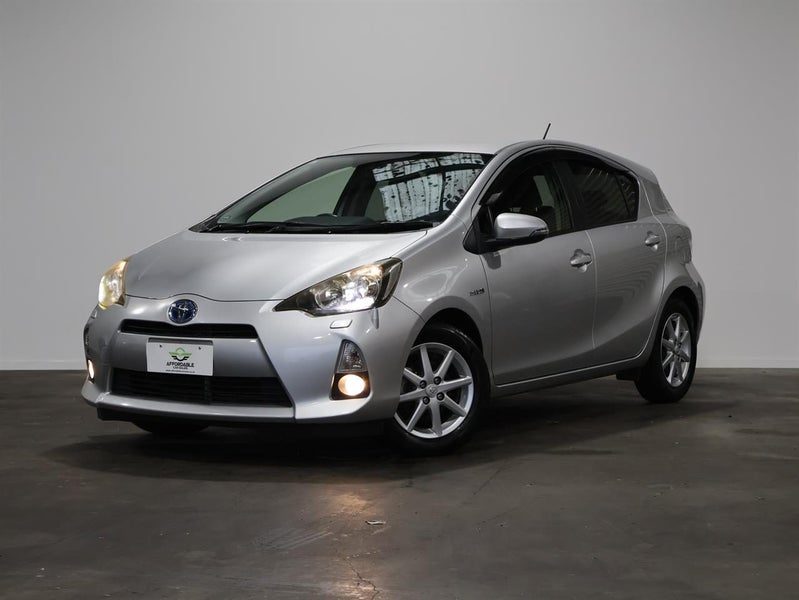 2013 Toyota Aqua G Smart Energy Package, photo 3