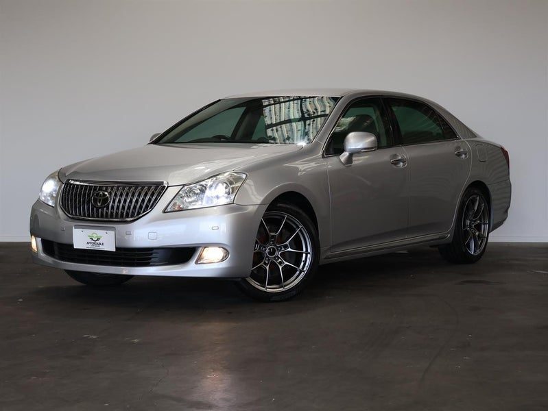 2014 Toyota Crown Majesta V8, photo 3