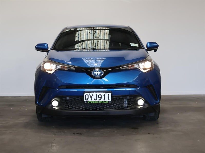 2017 Toyota C-HR Hybrid S, photo 2