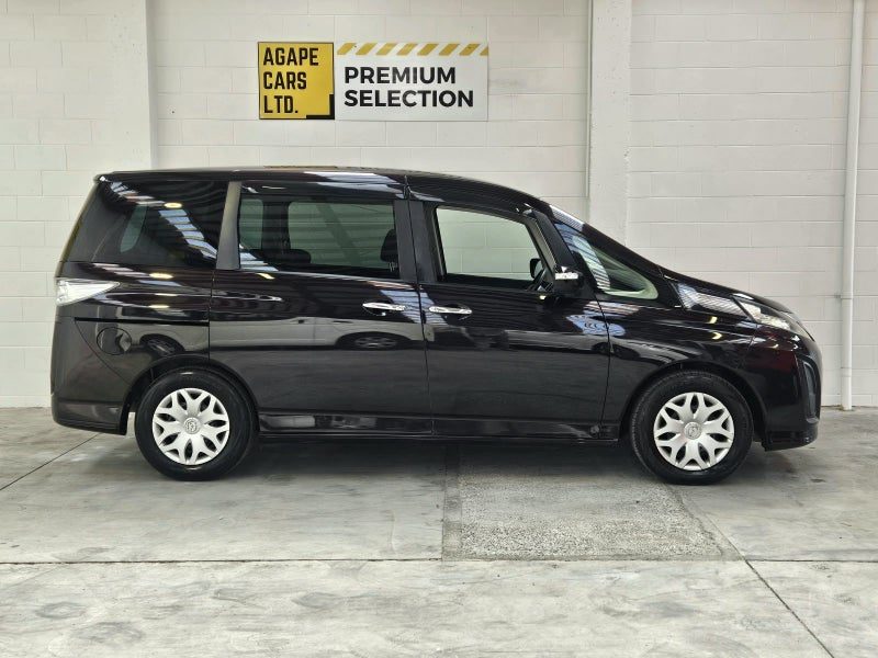 2011 Mazda Biante, photo 2