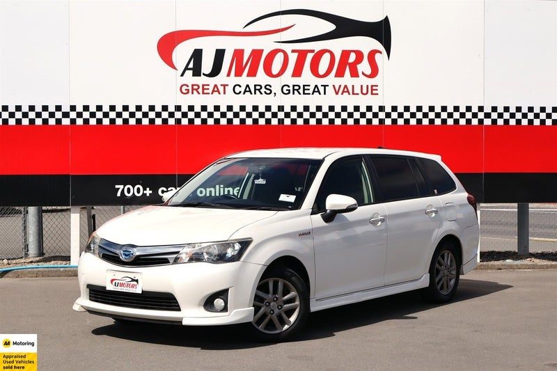 2014 Toyota Corolla Fielder Hybrid / Push Start, photo 2