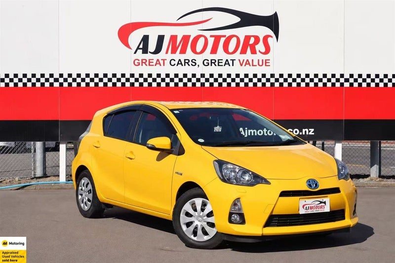 2013 Toyota Aqua S Push button