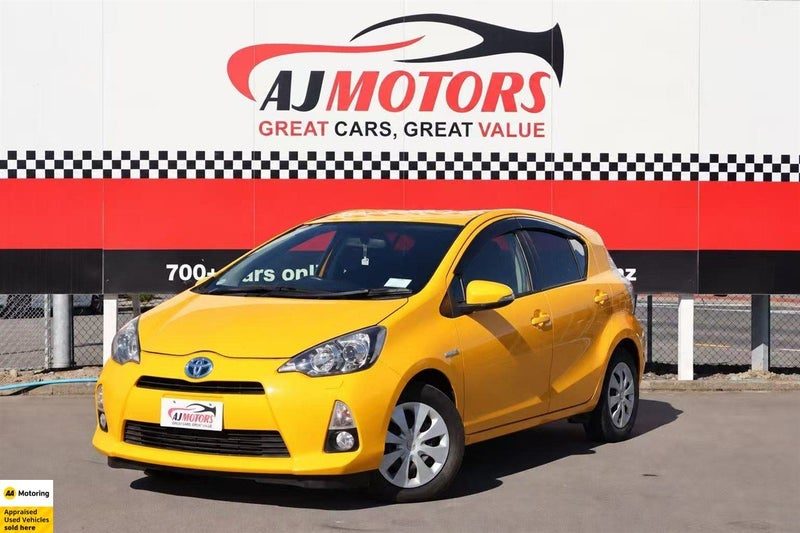 2013 Toyota Aqua S Push button, photo 2