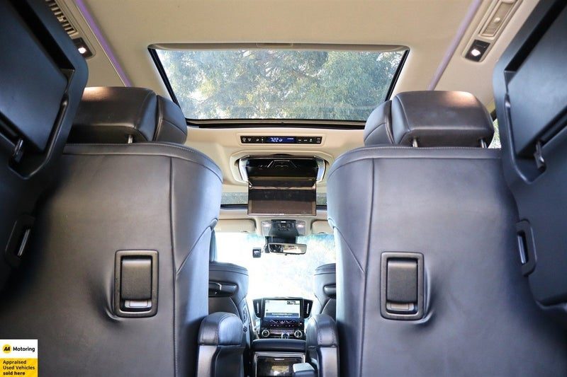 2020 Toyota Vellfire 7 Seater, photo 3