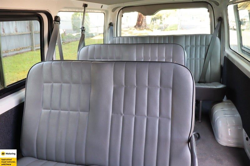 2012 Toyota Hiace 3.0DT / 10 Seats / Low kms, photo 3