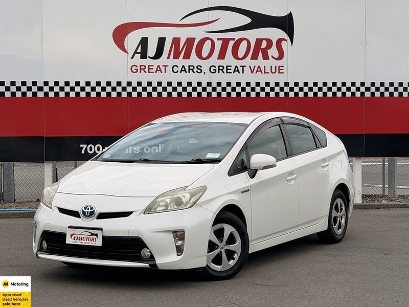 2012 Toyota Prius 1.8L Petrol Hybrid, photo 2